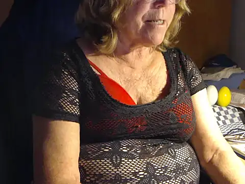 Snapshot of _sunshine__ chatting on April 3, 7:23 pm sunshine online show from April 3, 7:23 pm