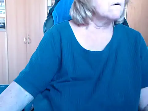 Snapshot of _sunshine__ chatting on April 9, 3:17 pm sunshine online show from April 9, 3:17 pm