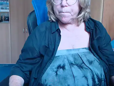 Snapshot of _sunshine__ chatting on May 14, 3:52 pm sunshine online show from May 14, 3:52 pm