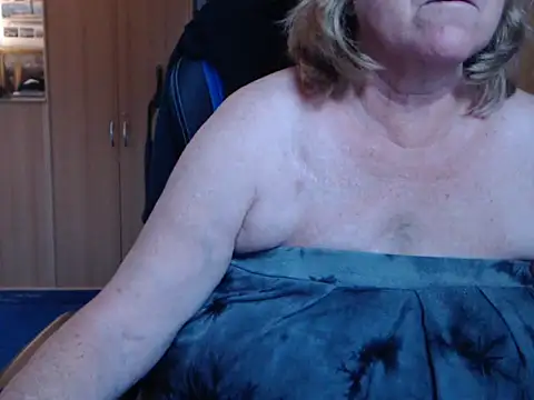Snapshot of _sunshine__ chatting on June 2, 6:43 pm sunshine online show from June 2, 6:43 pm
