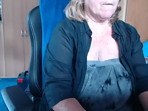 Snapshot of _sunshine__ chatting on June 10, 6:12 am sunshine online show from June 10, 6:12 am