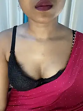 Snapshot of Rinika_67 chatting on April 18, 2:43 pm Rinika 67 online show from April 18, 2:43 pm