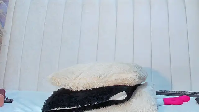 Paula-Brown1 online show from February 14, 10:25 pm