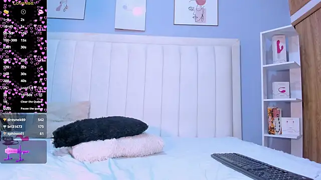 Paula-Brown1 online show from March 20, 10:18 pm