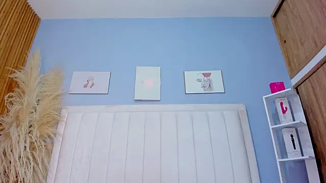 Paula-Brown1 online show from September 25, 6:55 pm