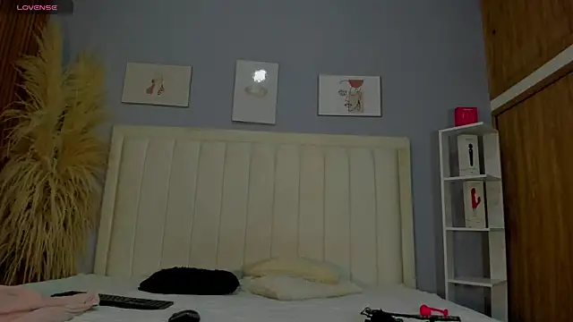 Paula-Brown1 online show from October 17, 7:05 pm