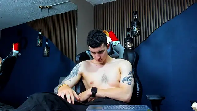 JacksonOlsenn online show from January 6, 6:20 pm