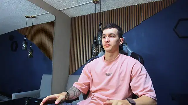 JacksonOlsenn online show from February 13, 2:20 pm