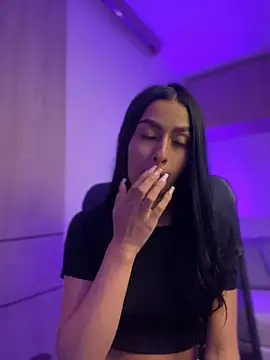 Snapshot of maddy_bronw_ chatting on December 29, 6:24 am maddy bronw online show from December 29, 6:24 am