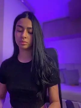 Snapshot of maddy_bronw_ chatting on December 29, 9:39 am maddy bronw online show from December 29, 9:39 am