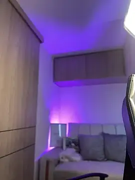 Snapshot of maddy_bronw_ chatting on January 11, 9:04 pm maddy bronw online show from January 11, 9:04 pm