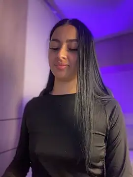 Snapshot of maddy_bronw_ chatting on January 12, 12:07 am maddy bronw online show from January 12, 12:07 am