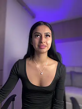 Snapshot of maddy_bronw_ chatting on January 18, 2:47 am maddy bronw online show from January 18, 2:47 am