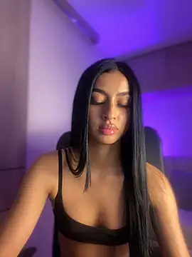 Snapshot of maddy_bronw_ chatting on January 19, 1:21 am maddy bronw online show from January 19, 1:21 am