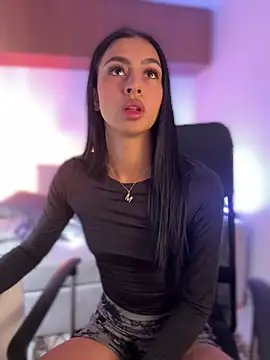 Snapshot of maddy_bronw_ chatting on January 30, 9:47 pm maddy bronw online show from January 30, 9:47 pm