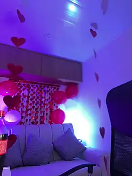 Snapshot of maddy_bronw_ chatting on February 6, 1:05 am maddy bronw online show from February 6, 1:05 am