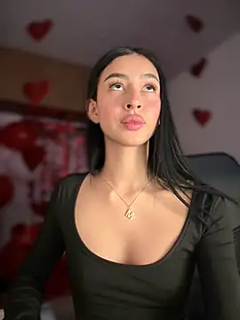 Snapshot of maddy_bronw_ chatting on February 12, 12:37 am maddy bronw online show from February 12, 12:37 am