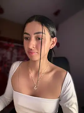 Snapshot of maddy_bronw_ chatting on February 14, 12:09 am maddy bronw online show from February 14, 12:09 am