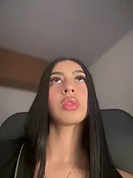 Snapshot of maddy_bronw_ chatting on February 16, 12:52 am maddy bronw online show from February 16, 12:52 am