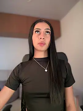 Snapshot of maddy_bronw_ chatting on March 13, 9:26 pm maddy bronw online show from March 13, 9:26 pm