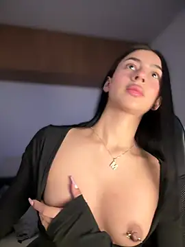 Snapshot of maddy_bronw_ chatting on March 19, 12:48 am maddy bronw online show from March 19, 12:48 am