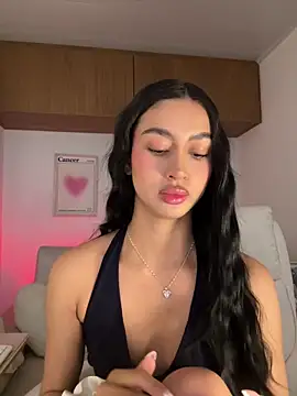 Snapshot of maddy_bronw_ chatting on October 29, 11:28 pm maddy bronw online show from October 29, 11:28 pm