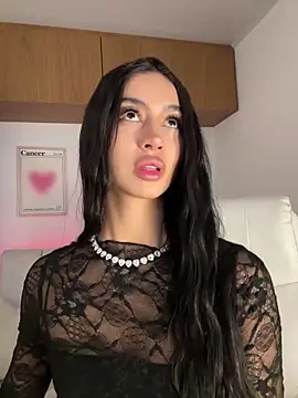 Snapshot of maddy_bronw_ chatting on November 26, 10:33 pm maddy bronw online show from November 26, 10:33 pm