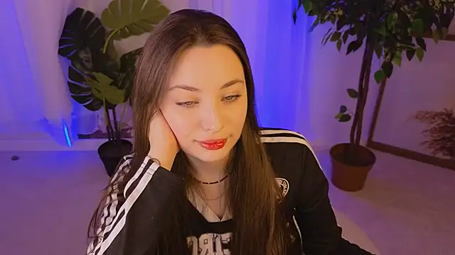 MoonLissa online show from December 15, 1:00 pm