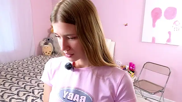 AnneFoxy online show from July 18, 9:24 am