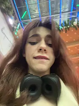 Lily  Belle online show from December 13, 4:16 pm