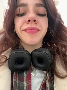Lily  Belle online show from December 30, 1:14 pm