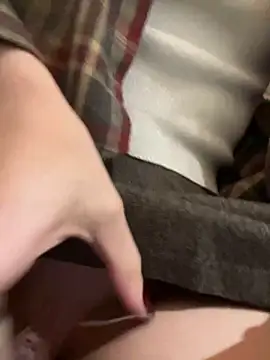 Lily  Belle online show from December 30, 4:19 pm