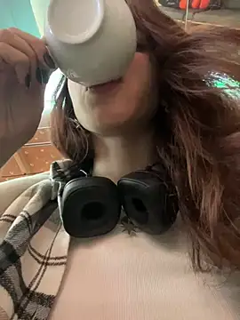 Lily  Belle online show from January 5, 1:15 pm