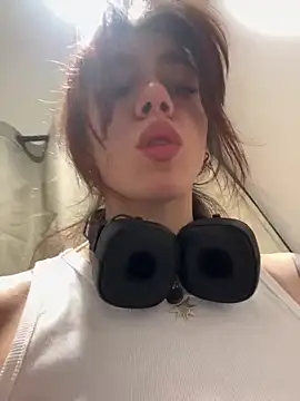 Lily  Belle online show from January 10, 1:20 pm