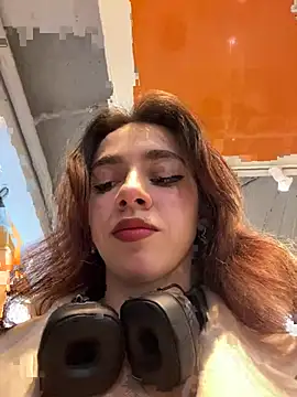 Lily  Belle online show from January 28, 1:05 pm