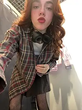 Lily  Belle online show from February 14, 12:14 pm