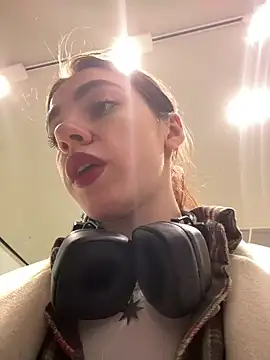 Lily  Belle online show from March 4, 2:10 pm