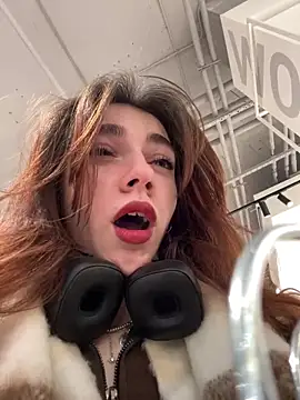 Lily  Belle online show from March 6, 1:14 pm