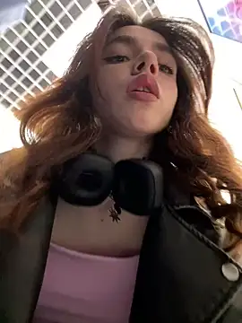 Lily  Belle online show from March 10, 1:10 pm