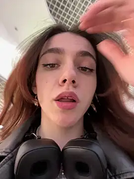 Lily  Belle online show from March 13, 4:23 pm