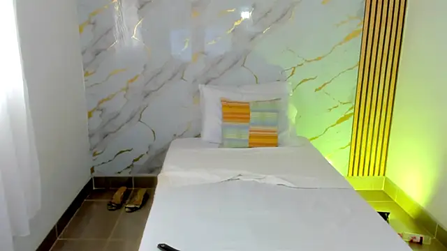 coralcarter1 online show from October 30, 5:46 pm