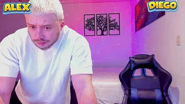 Snapshot of AlexJaz11 chatting on June 13, 1:36 am AlexJaz11 online show from June 13, 1:36 am