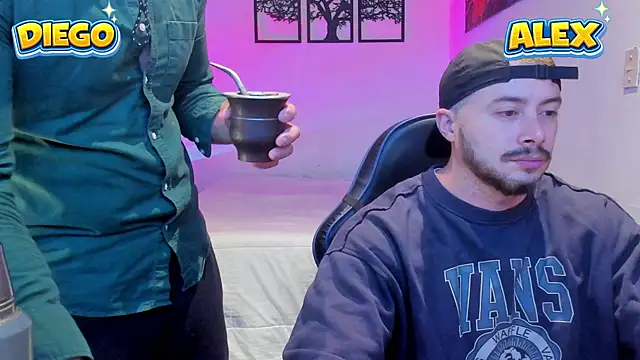 Snapshot of AlexJaz11 chatting on June 14, 9:28 pm AlexJaz11 online show from June 14, 9:28 pm