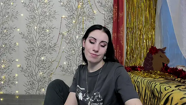 Mary0Lou online show from December 28, 2:43 am