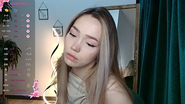 Evia r0se online show from December 5, 5:26 am