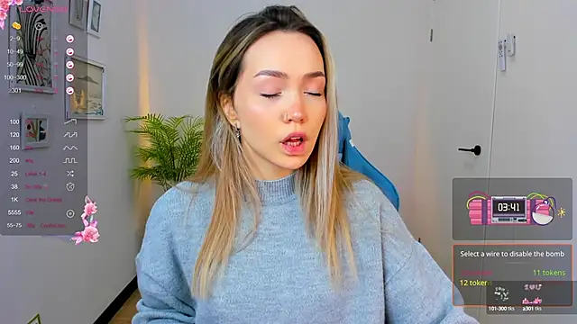 Evia r0se online show from December 19, 8:23 am