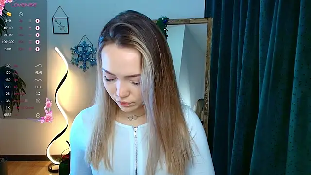 Evia r0se online show from December 21, 8:28 am