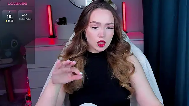 Evia r0se online show from October 7, 12:02 pm