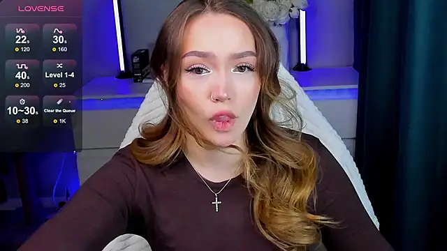 Evia r0se online show from November 14, 12:37 pm