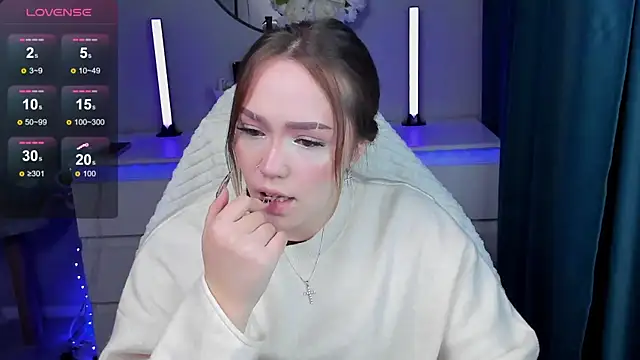 Evia r0se online show from December 2, 5:19 pm